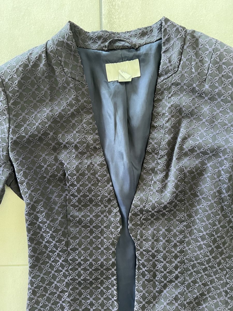 H&M Completi & Tailleur: H&M Embroidered Blazer – Usato da Stäfa venduto da bambinas 1