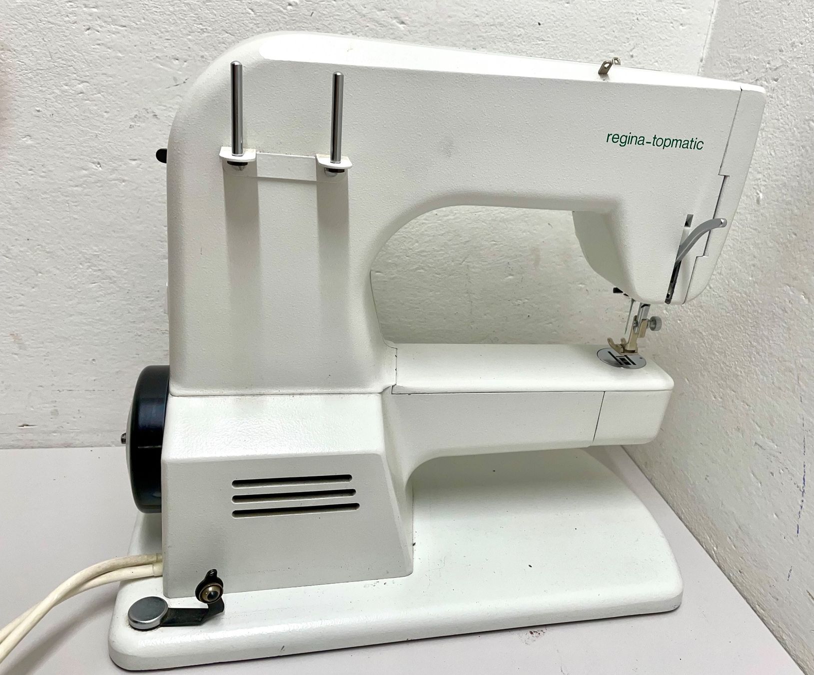 Bernina Macchine da cucire: Satrap Regina Topmatic Nähmaschine – Usato da Niederdorf venduto da LeptonAG 4