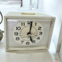 Horloge électrique GE General Electric vintage modèle AC 123