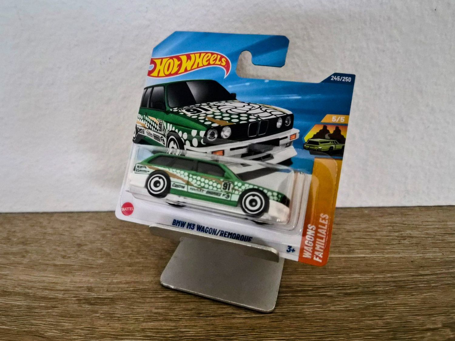 Hot Wheels Voitures modèles: Hot Wheels BMW E30 M3 Wagon 2x – Neuf avec emballage d'origine à LUZERN par 6O15 2