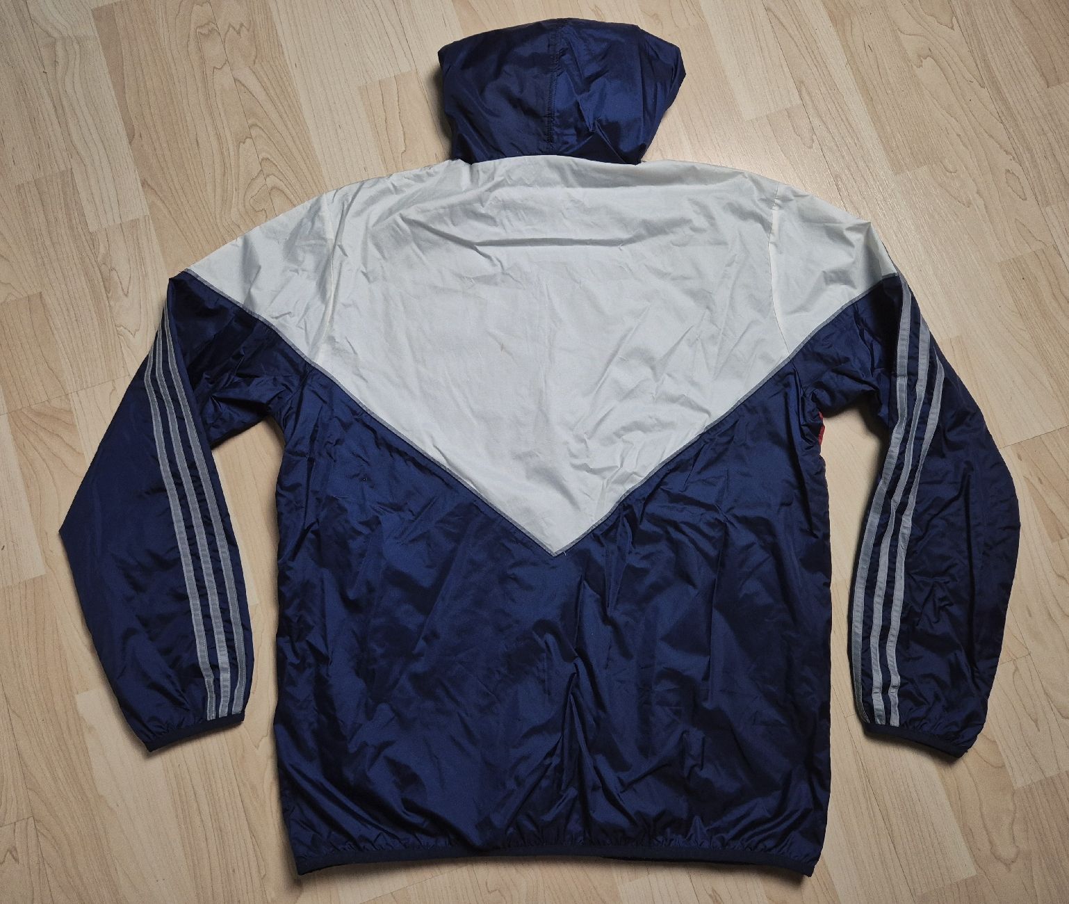 Adidas Jacken: Rare Adidas Windbreaker Grösse L  – Neu (gemäss Beschreibung) aus St. Gallen von CaliSunshine 1