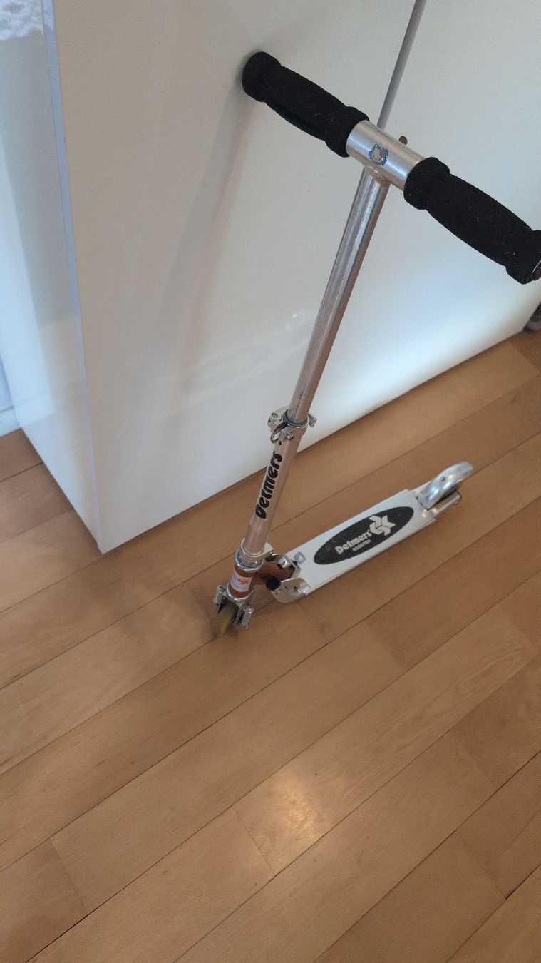 Kickboard: Trottinett klappbar mit Lichteffekt – Usato da Zürich venduto da daniel_po 3