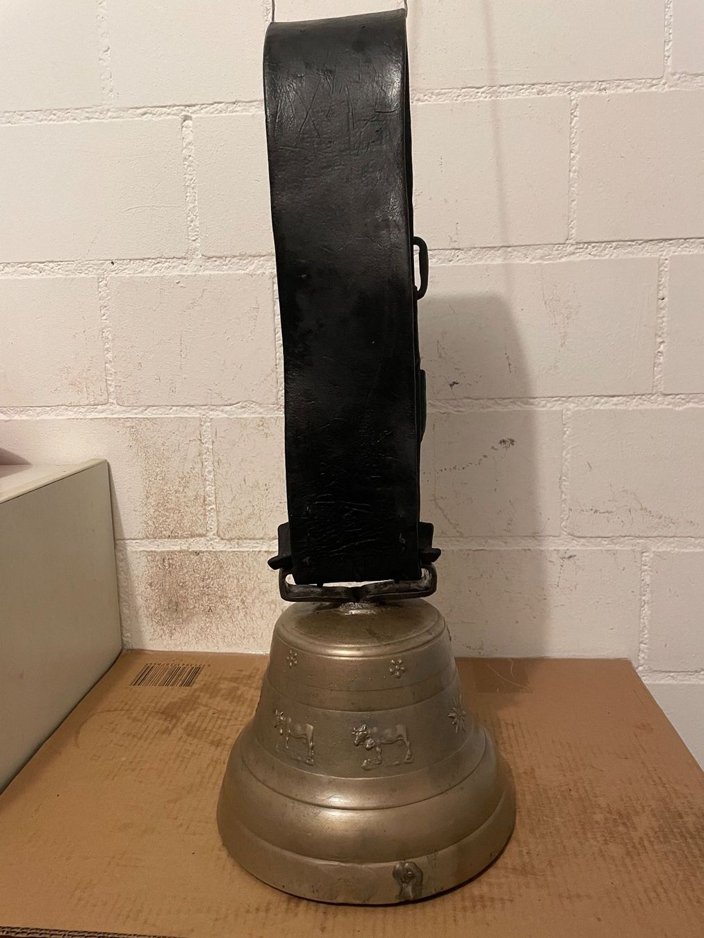 Glocken & Treicheln: Estrichfund alte Glocke ab 1.00 Fr. – Gebraucht aus Birrhard von magisto52 4
