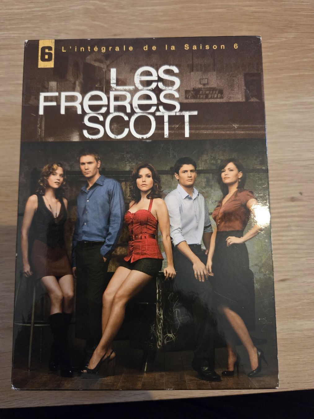 Tutti i DVDs: DVD les frères Scott saison 4+5+6 – Usato da Tramelan venduto da mic_5lzm 2