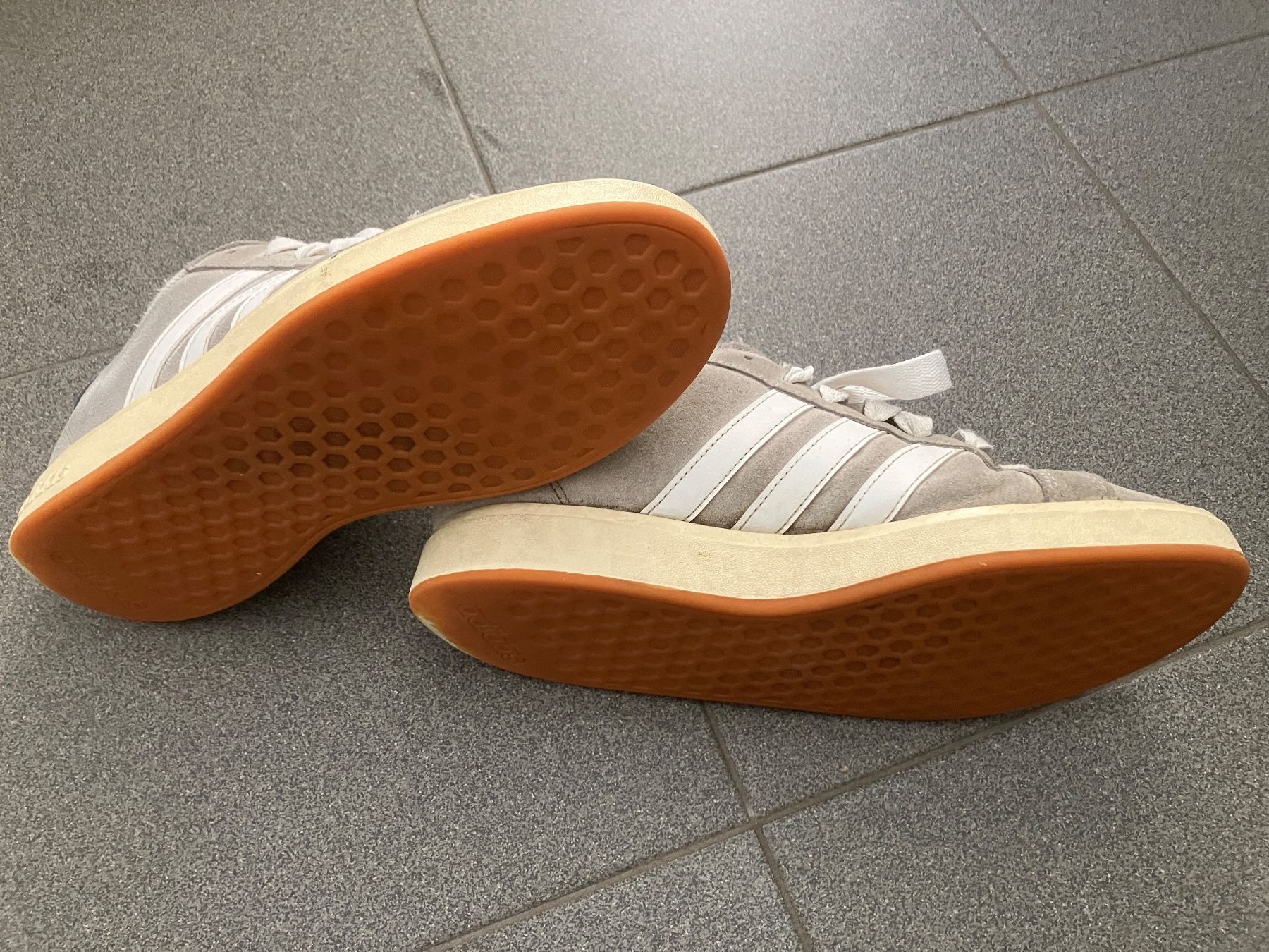 Adidas Chaussures hommes: Adidas Sneaker Gr. 42.5 – D'occasion à Ruggell par VegasGirl 2