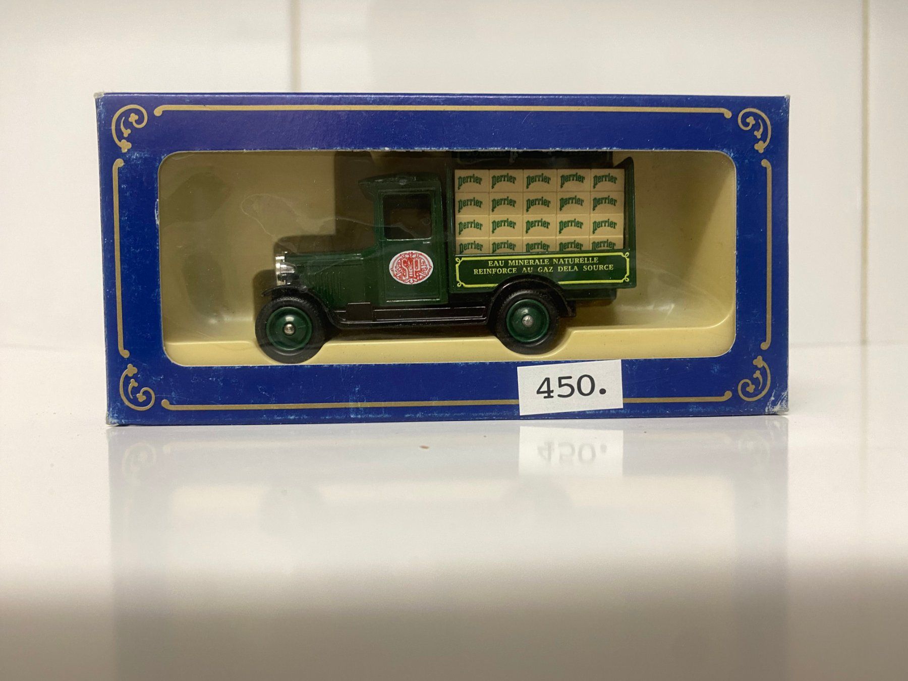 Chevrolet Modellini d'auto: Chevrolet Van "Perrier Water" L = ca. 8cm 450 – Nuovo e nell'imballaggio originale da Stäfa venduto da executive-cars 1