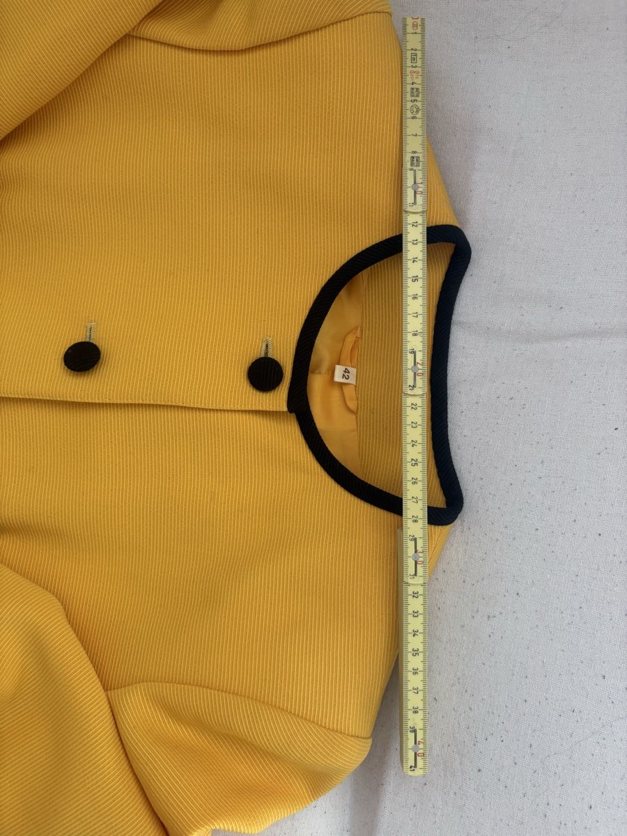 Giacche: Giacca corta giallo ocra  chic! – Usato da Lugano venduto da Edera49 1
