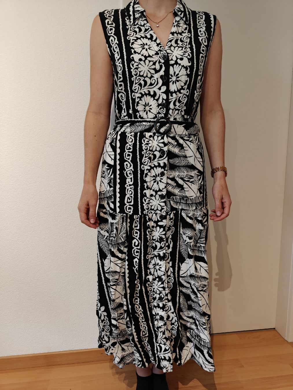Robes: Langes Kleid schwarz weiss gemustert Gr. M – D'occasion à Olten par Edelw1ss