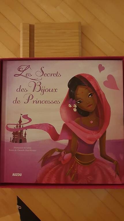 Libri: coffret livre et bijoux – Usato da Grandcour venduto da Alse 1