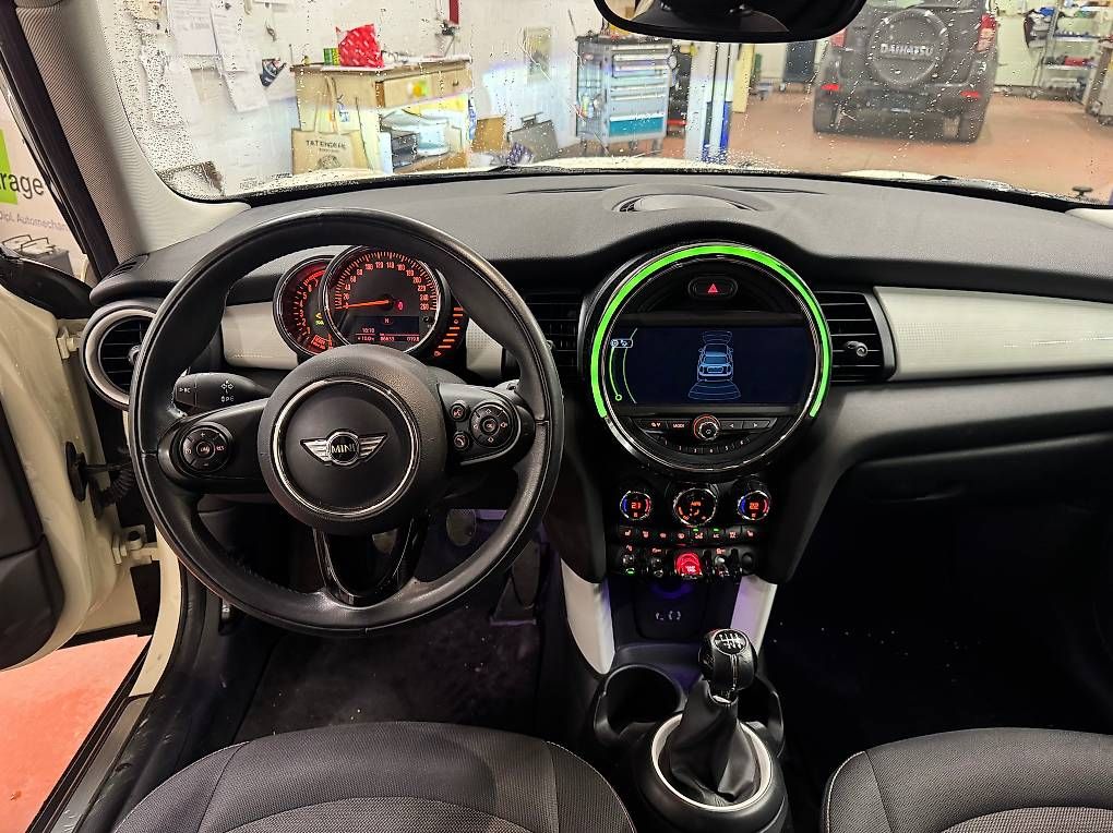 Automobili: Mini Cooper 1.5 TWINPOWER TURBO – Usato da Chur venduto da Cardinal1 2