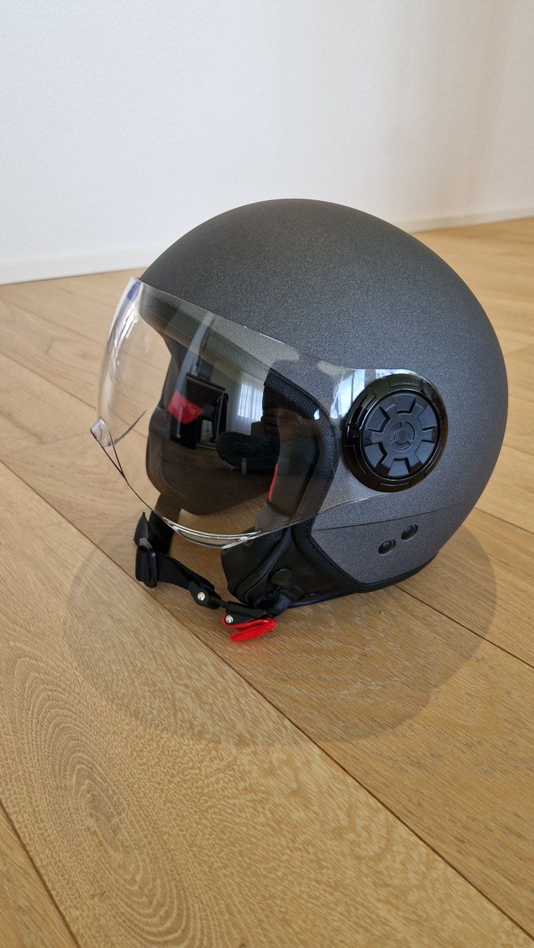 Vespa Helme & Visiere: Vespa Helm – Gebraucht aus Herisau von Mendy 4