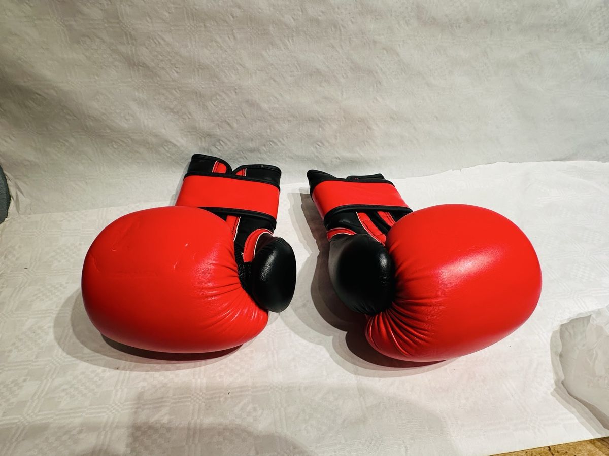Guanti & manicotti: Boxhandschuhe Neu, 10 OZ – Nuovo (secondo la descrizione) da Basel venduto da clearpixel 4