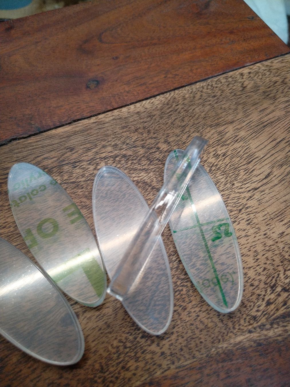 Altro in Decorazioni & Accessori: Plaques de plexiglas, pour bricolages – Nuovo e nell'imballaggio originale da La Place (Ayent) venduto da s4c4 3