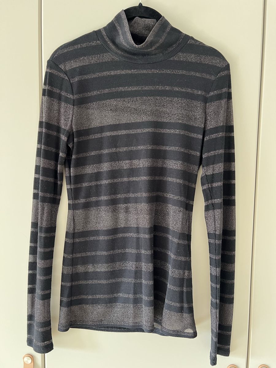 Tops: BCBG turtleneck top  – D'occasion à Zollikon par jud_cmm9