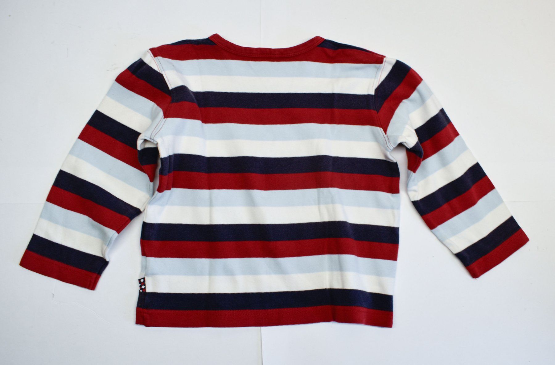 Kleiderpakete & -sets: 3 Stk Sweat-Shirt dünner langarmiger Pullover Grösse 114 – Gebraucht aus Biel/Bienne von tim_pww5 5