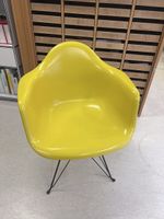 Stuhl Eames Modernica Fieberglas