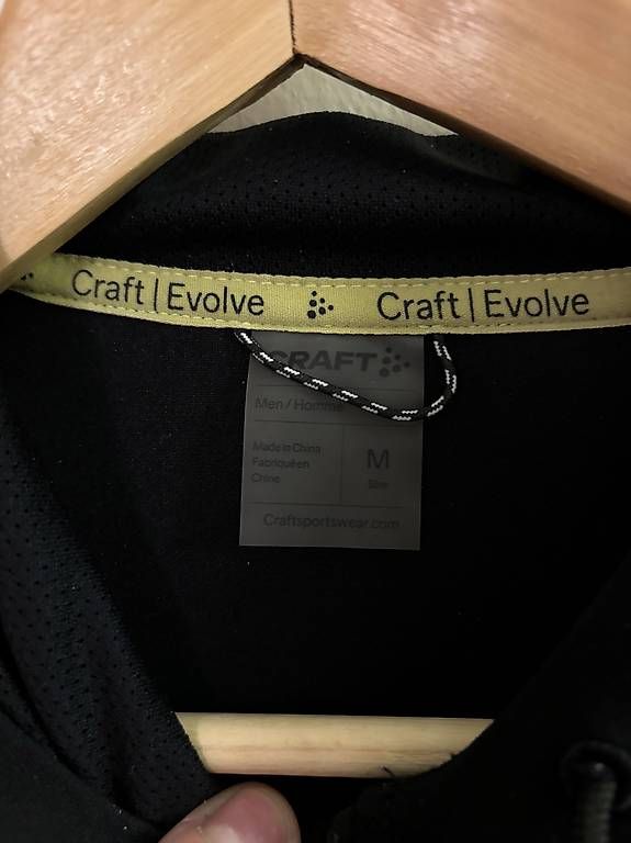 Craft Vestes & Manteaux: Craft Evolve Kapuzenjacke schwarz M – Neuf (Voir description) à Zürich par BenJoMusic 1