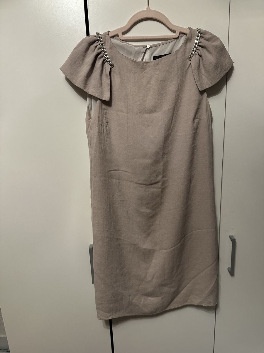 Zara Vestiti: Zara Kleid mit süssen Ärmel – Usato da Wallisellen venduto da preloved.fastfashion