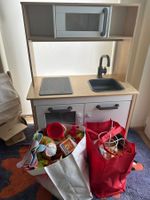 Kinderküche mit viel Zubehör guter Zustand