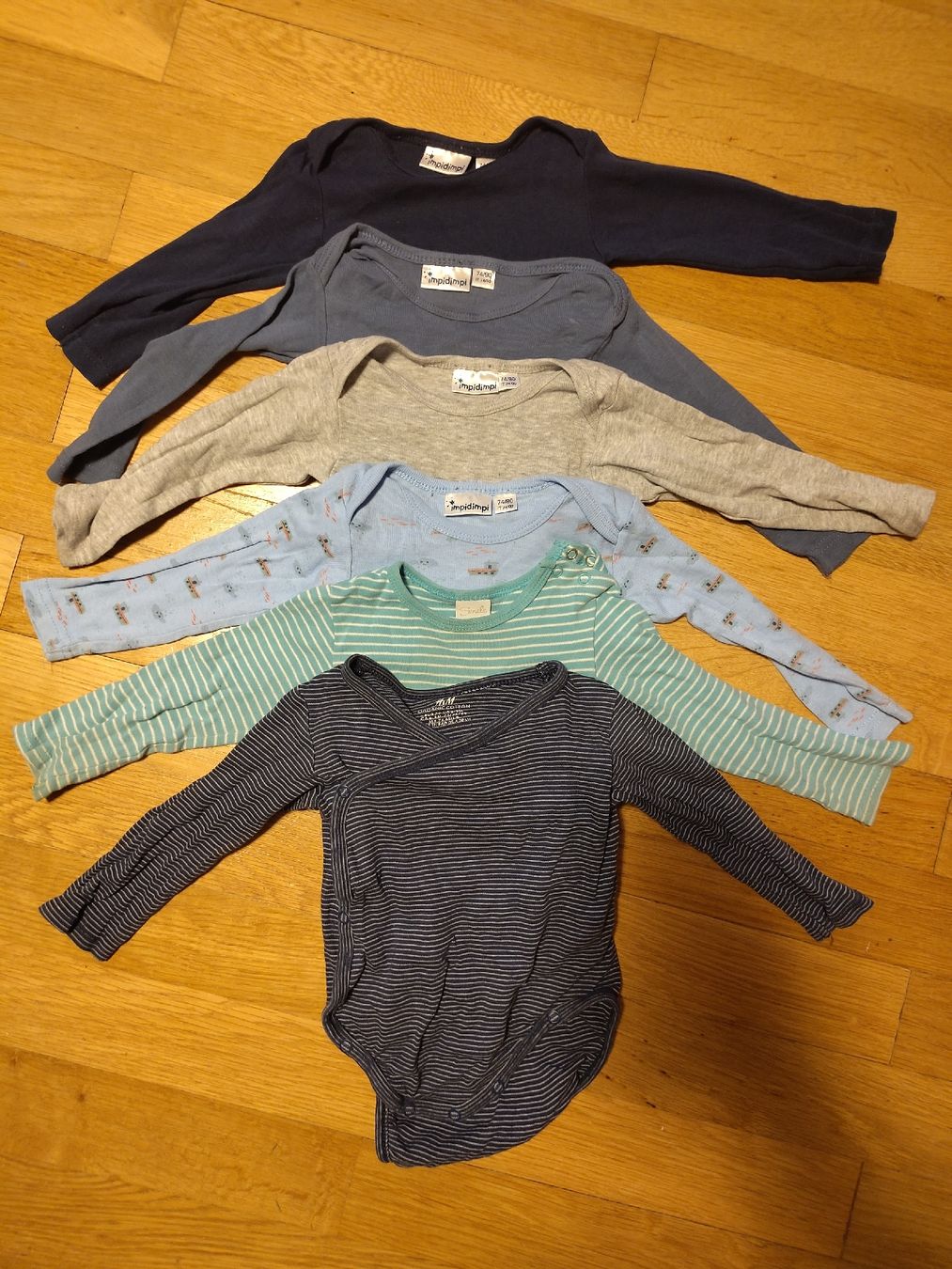 Lotti & Set di vestiti: 6 Bodys, Grösse 68/74, gebraucht – Usato da Solothurn venduto da sam9129