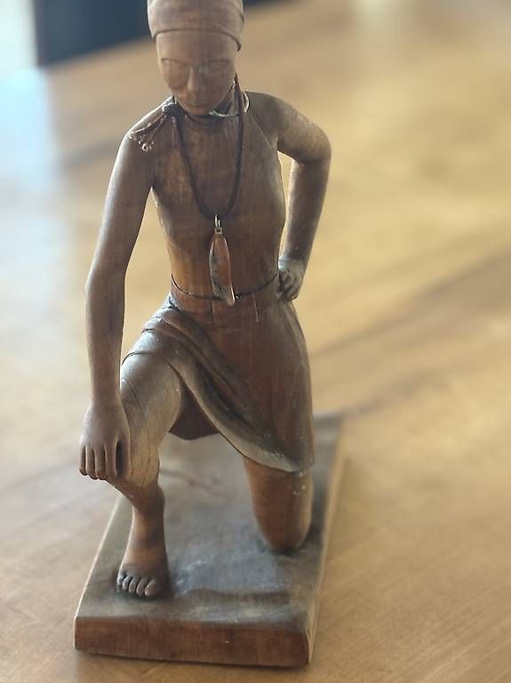 Skulpturen & Statuen: Holzstatue  – Gebraucht aus Chur von Weltanschau