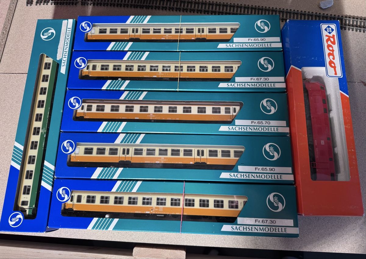 Trains électriques: DR / DB Zugset mit Lok – D'occasion à Esslingen par Ursr1