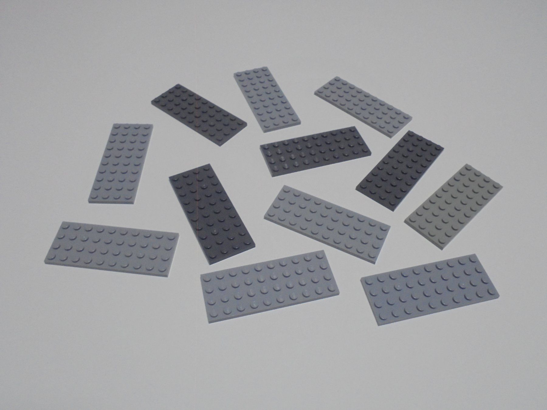 Lego Giocattoli: LEGO - 12 - GRAUE - PLÄTTLI - 10 X 4 – Usato da Gelterkinden venduto da ajdt4