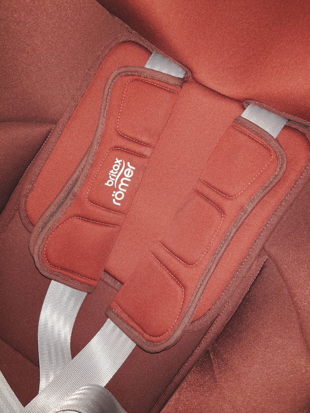 Britax Römer Auto-Kindersitze: Britax Römer Trifix2 i-Size Burgundy Red + Gratis – Gebraucht aus Bülach von lolek_12 1