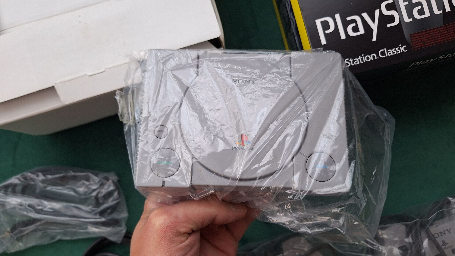 Sony Console: PlayStation Classic (Mini Konsole) k – Nuovo (secondo la descrizione) da Zürich venduto da LuciusMalfoy 1
