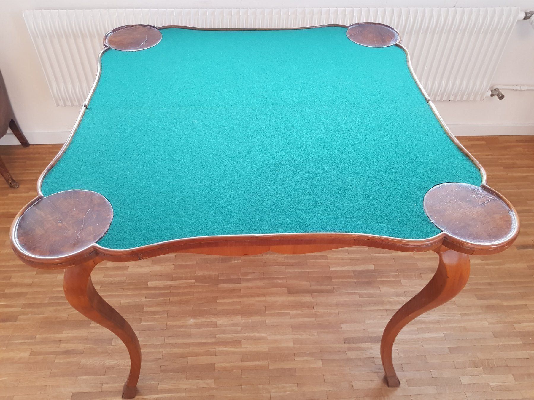Tavoli: Antiker Spieltisch (wohl Funk) – Usato da Oberhofen am Thunersee venduto da OliCH76 2