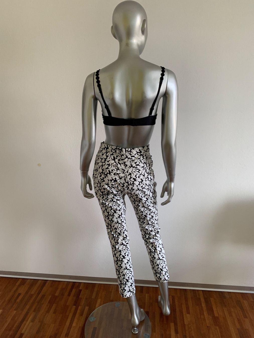 Akris Hosen: AKRIS: Floral gemusterte Sommerhose, 38 – Neu (gemäss Beschreibung) aus Luzern von paulablue 3