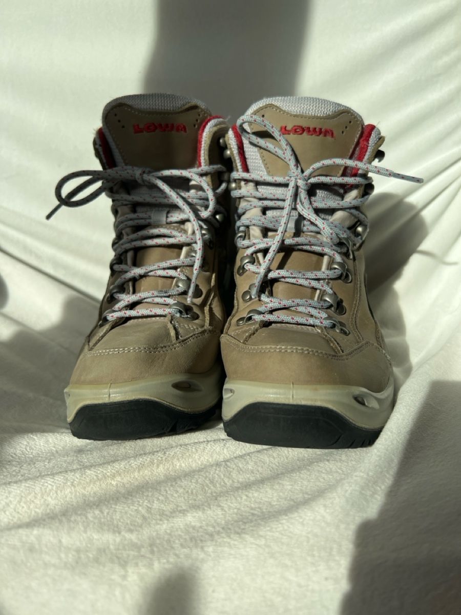Lowa Damenschuhe: Damen-Damen Lowa Wanderschuh – Gebraucht aus Mörel von Emozia 3