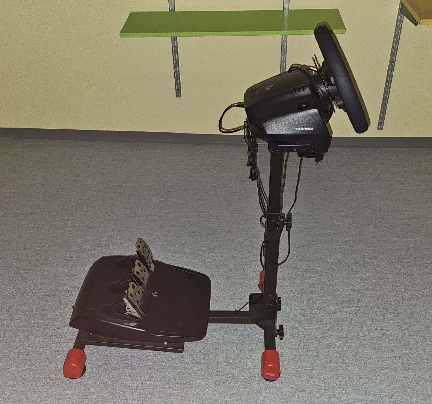 Controller: Oplite Wheel Stand GT mit Logitech G923 Lenkrad – Gebraucht aus Oftringen von Tinitri 3