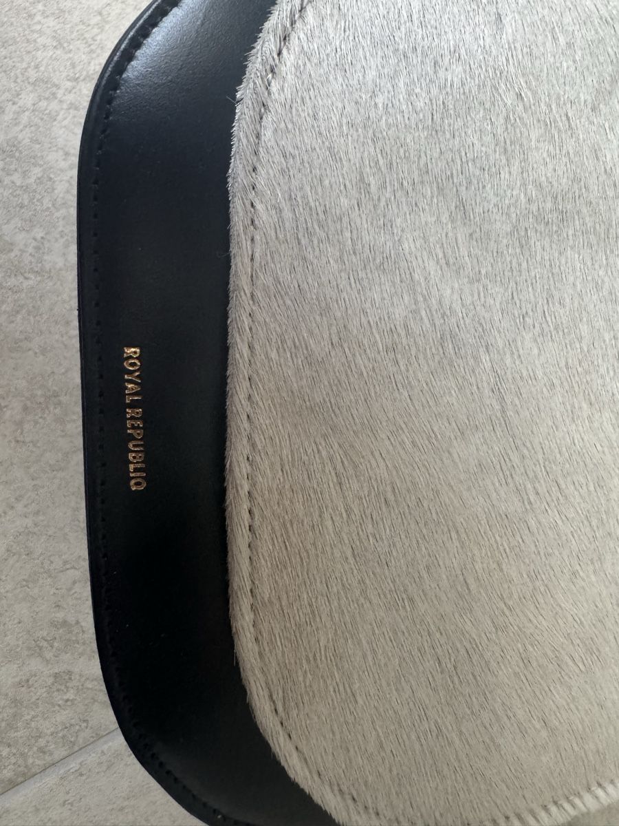 Borse da donna: Echte Felltasche Royal Republik , neu  – Nuovo (secondo la descrizione) da Zürich venduto da Anilein_9989 1