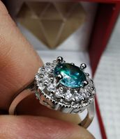 Bague avec zircons
