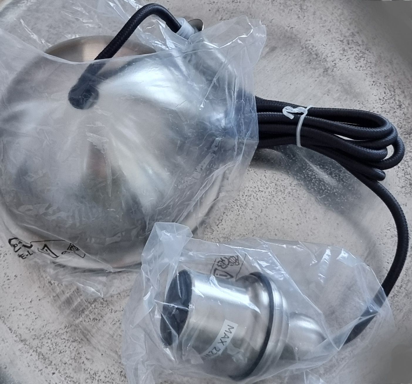 Ikea Lustres & lampes de plafonds: Lampe  Ikea – Neuf avec emballage d'origine à Frauenfeld par Bleeddragon 2