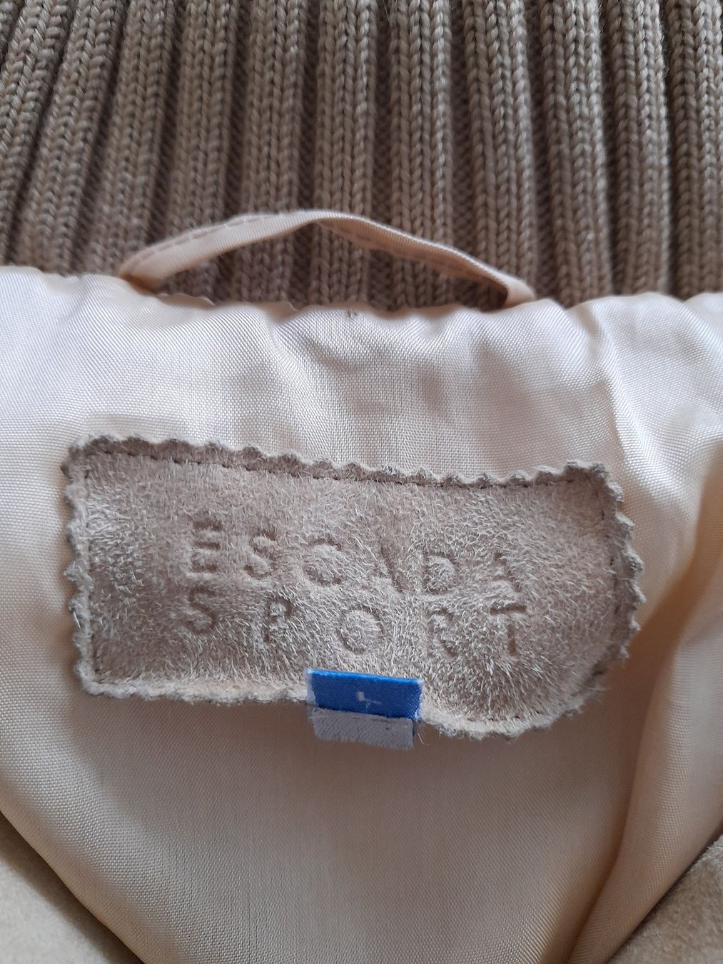 Escada Giacche: veste Escada Sport – Usato da Mont-sur-Lausanne venduto da Pioutch 2