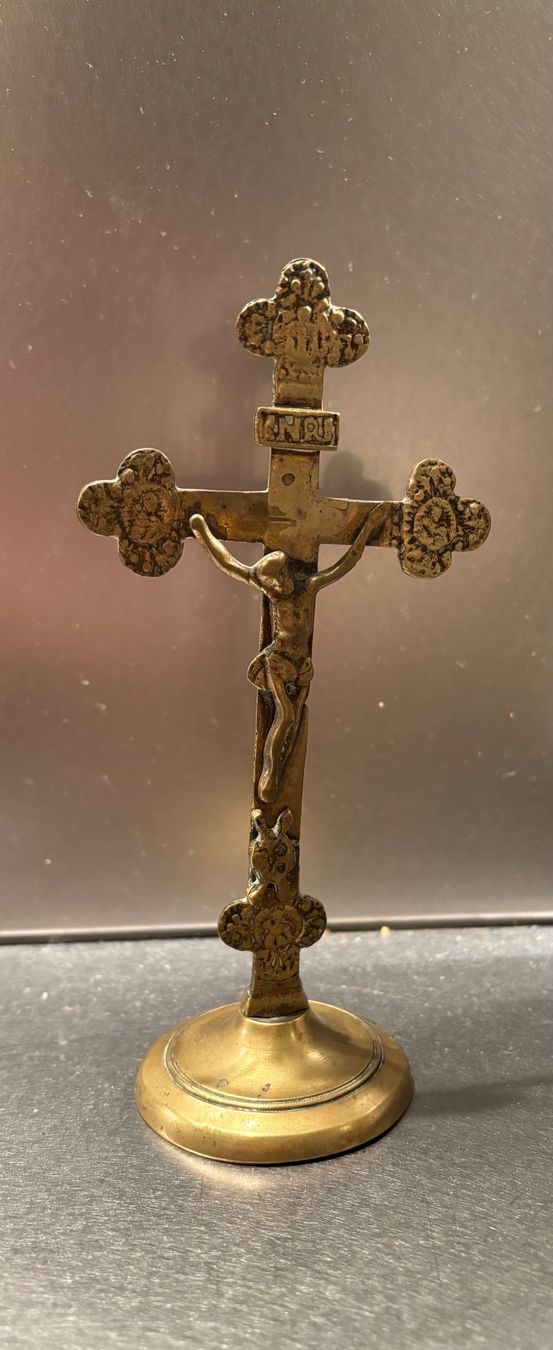 Altri gioielli: Croix autel ancien - Décoration religieuse – Usato da Neuchatel venduto da melagian