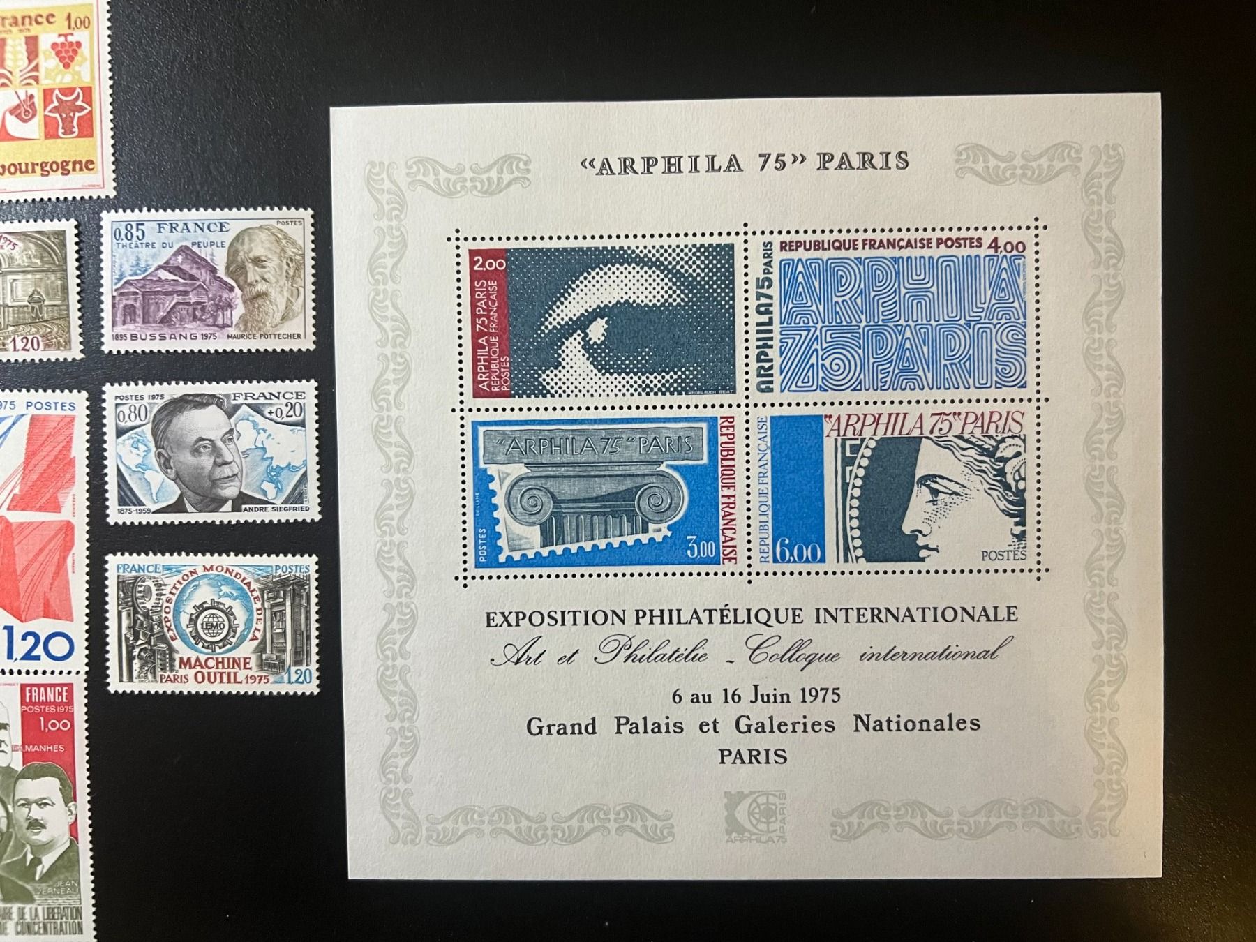 Tutti i francobolli: () Année complète 1975 Neufs** – Nuovo e nell'imballaggio originale da Lausanne venduto da ffhoud 2
