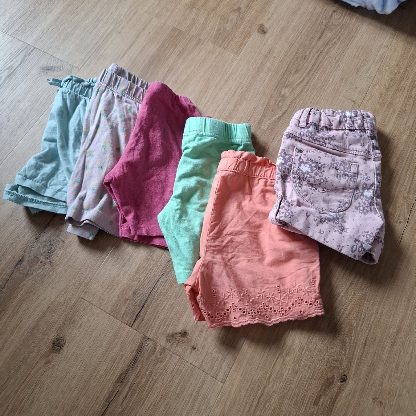 Lotti & Set di vestiti: Riesiges Mädchen Kleiderpaket Grösse 110 – Usato da Bülach venduto da JAYA379 4
