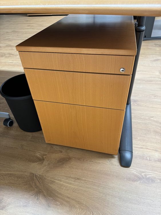 Scrivanie: Schreibtisch Stilodesigne Holz mit Korpus – Usato da Rudolfstetten venduto da Schgru 3