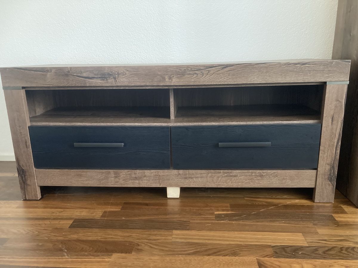 TV Möbel: Sideboard – Gebraucht aus Amlikon-Bissegg von pip_w8g7