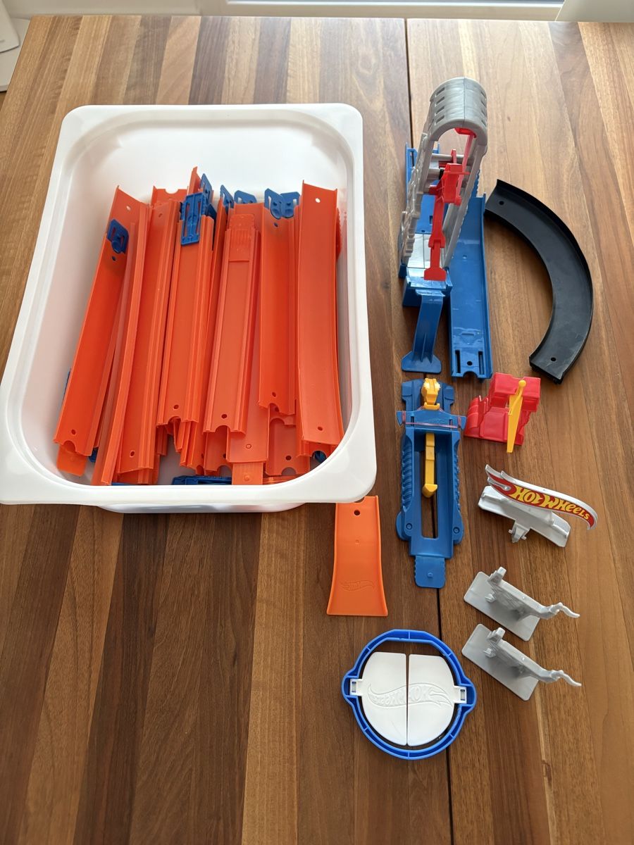 Hot Wheels Bahn Set, viel Zubehör, für kleine Rennfahrer! (Gebraucht ...