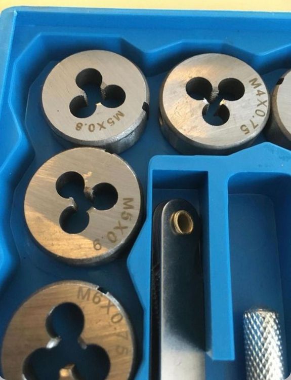 Tous les outils: Gewindebohrer/Schneider Set 40-tlg. – Neuf (Voir description) à Heerbrugg par ProBau-Liq 2