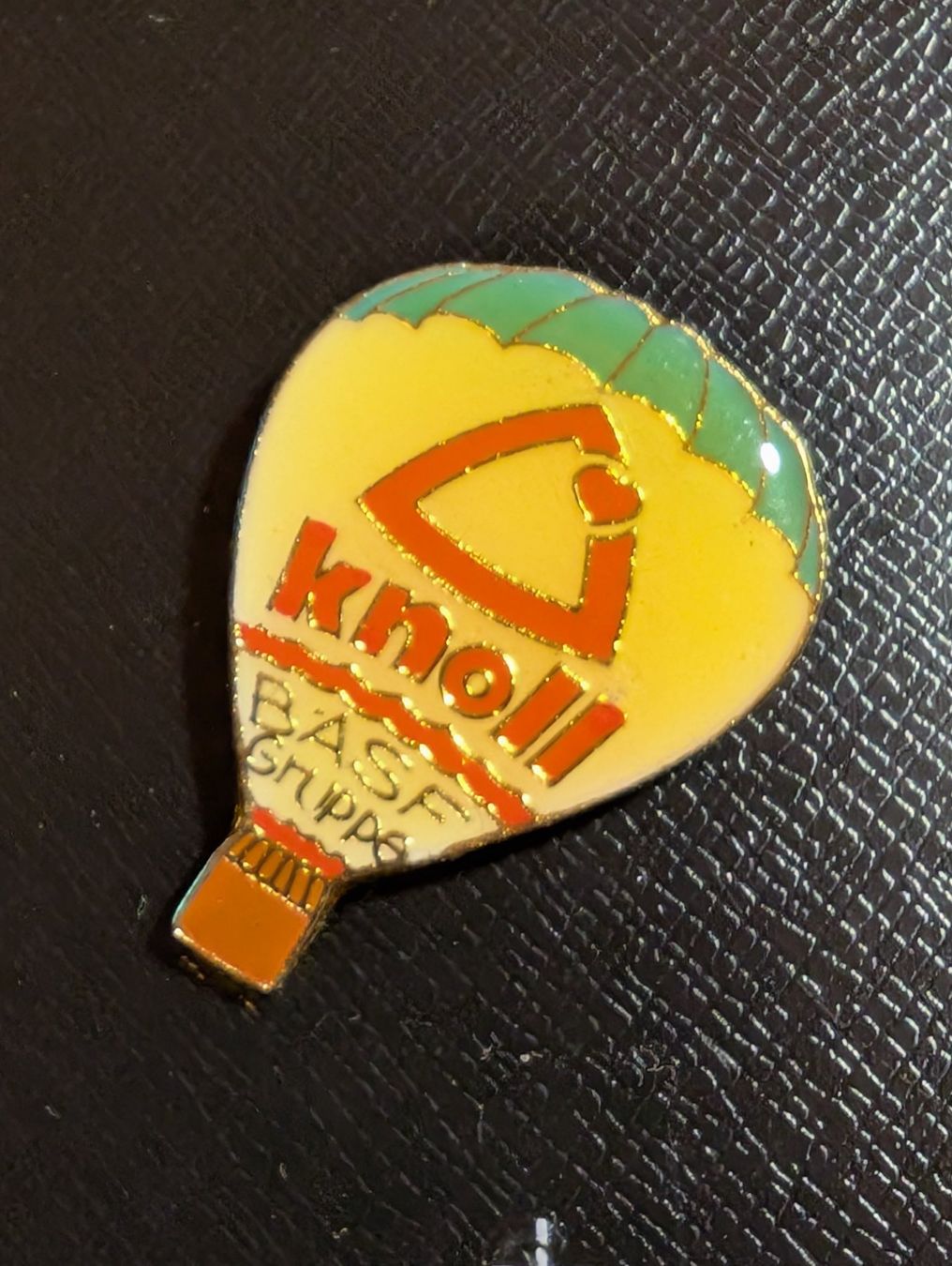 Placchette & Badge: Ansteckpin Ordner: Luftballon – Usato da Oppligen venduto da Pin-Fall-Shop
