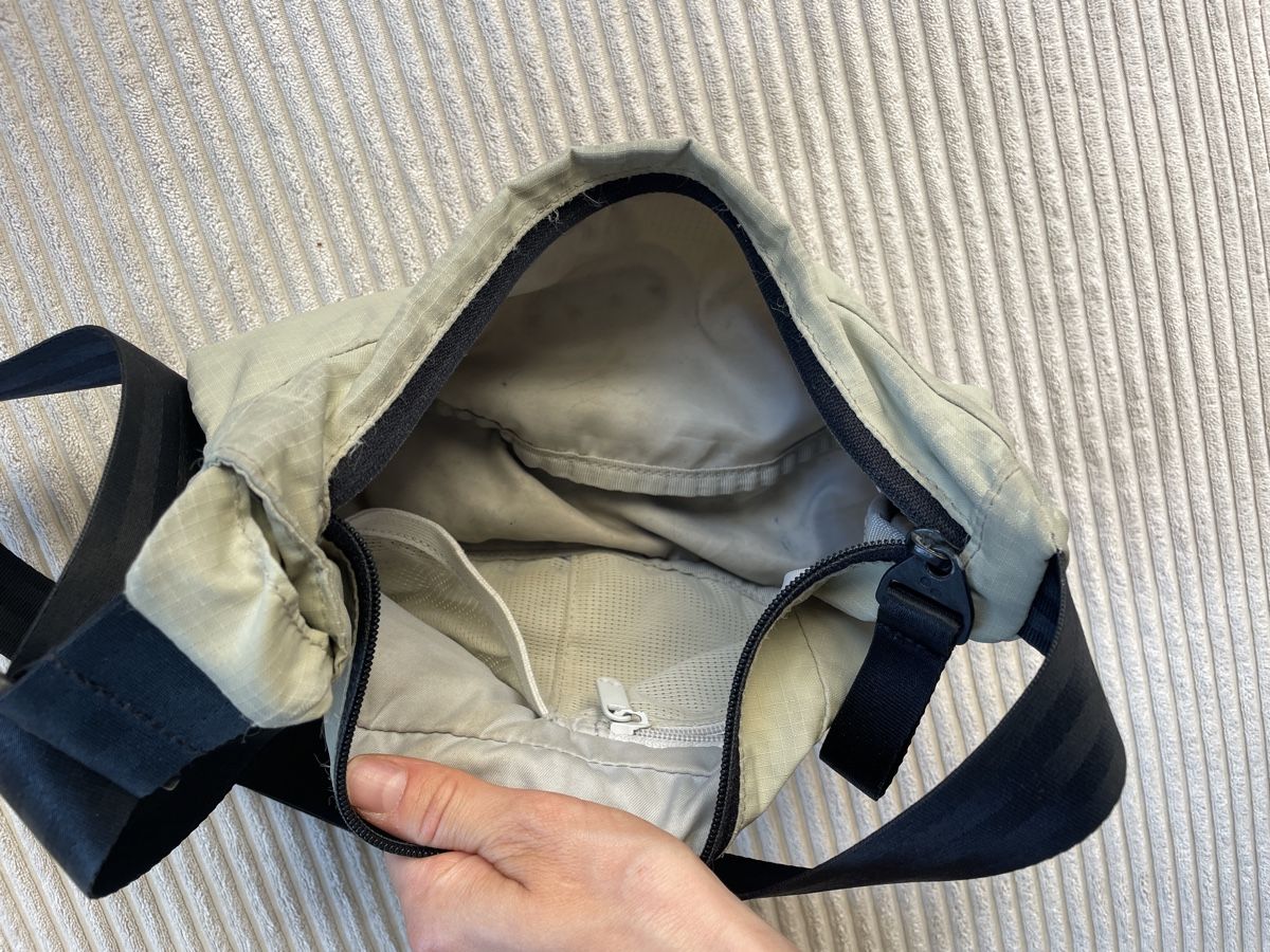 Sacs: pinqponq Bauchtasche hellgrau – D'occasion à St. Gallen par bschmid 2
