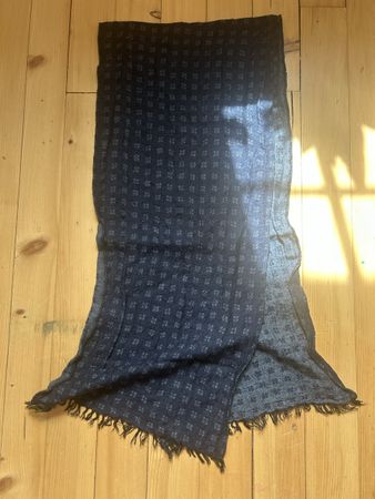 Écharpe Homme Hiver - Motifs Discrets - Chaud et Doux!