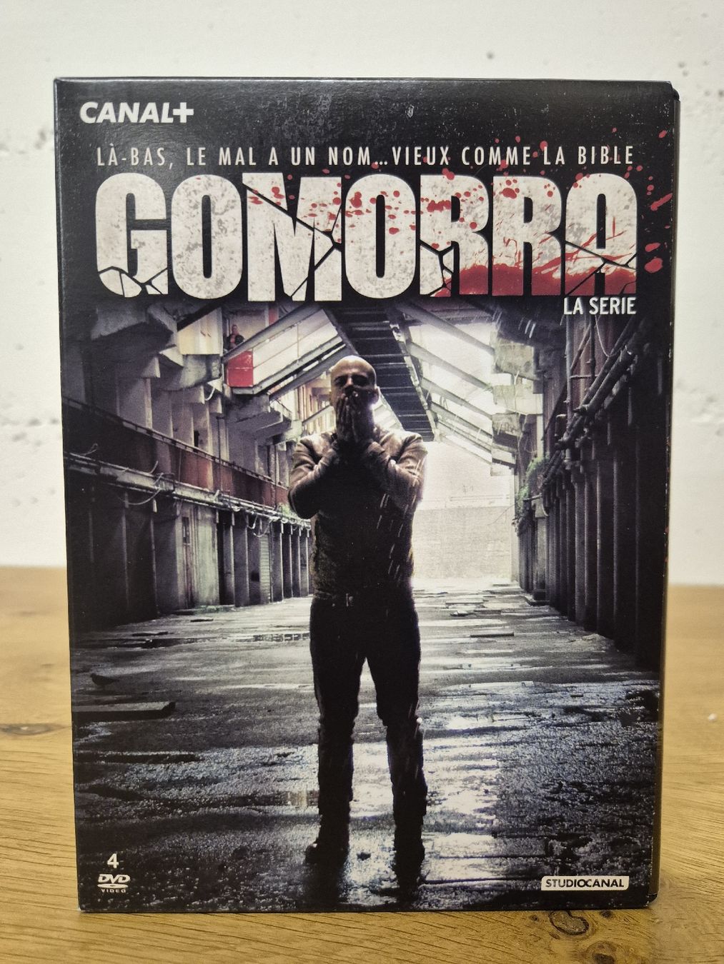 Tutti i DVDs: Coffret DVD Gomorra - Saison Complète (12 episodes) – Usato da Bogis-Bossey venduto da VNT-GE.ch