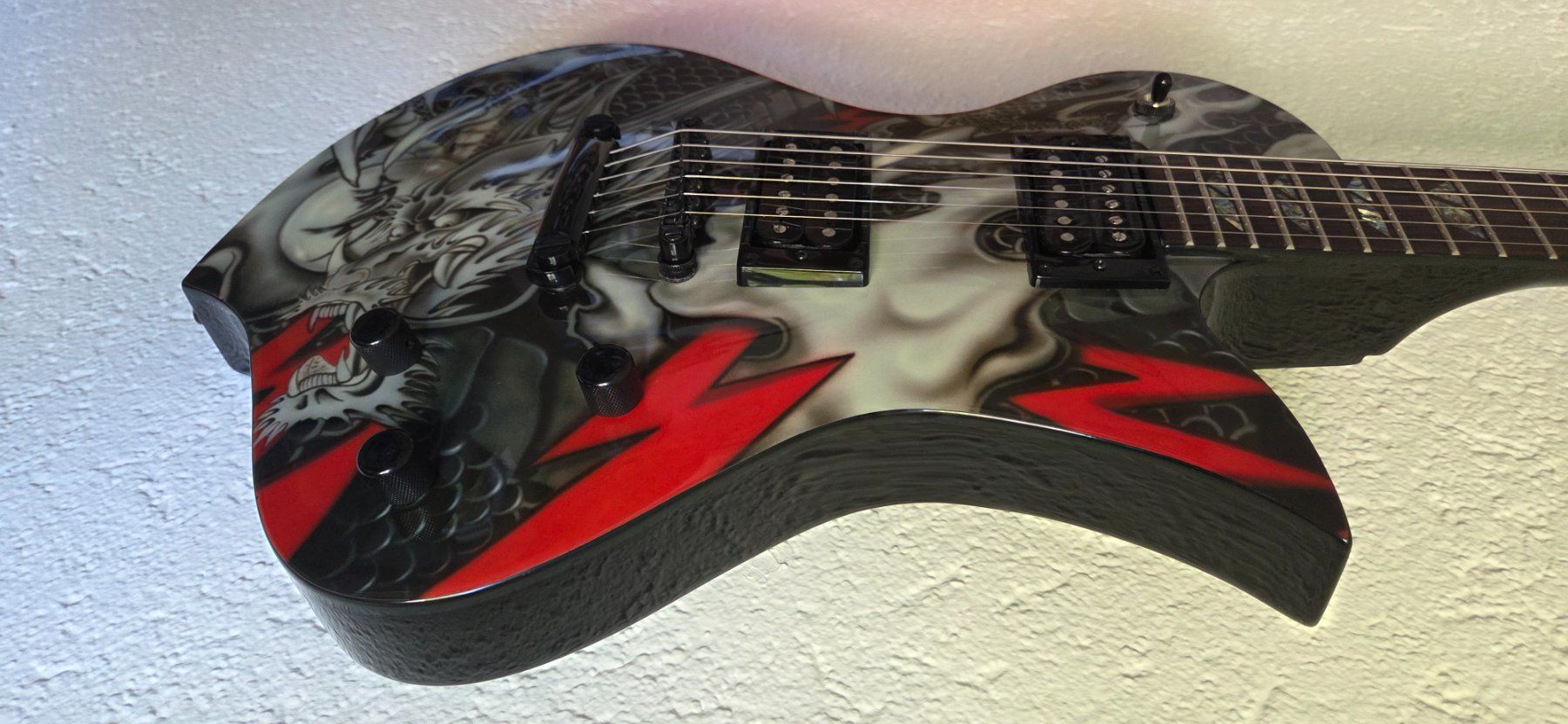 Strumenti musicali: Fernandes Ravelle Shin Dragon – Usato da Galgenen venduto da crazyman 5
