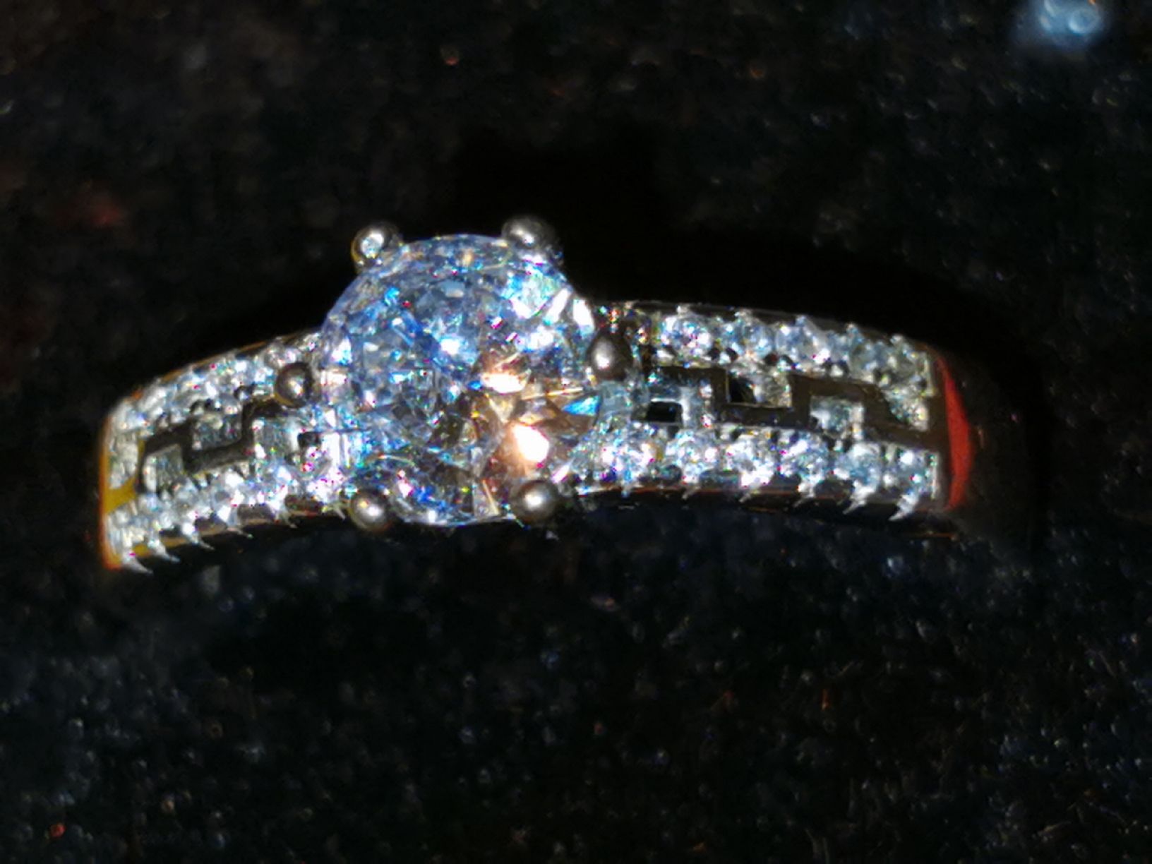 Anelli: Damen Ring aus Silber mit Zirkone. – Nuovo e nell'imballaggio originale da Schlieren venduto da vlalif 4